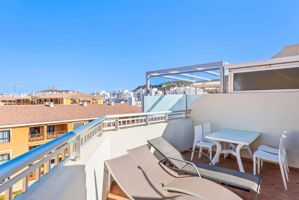 Luxurioese Duplex Ferienwohnung In Sehr Ruhiger Wohnanlage Mit Meerblick Palm-mar Buitenkant foto