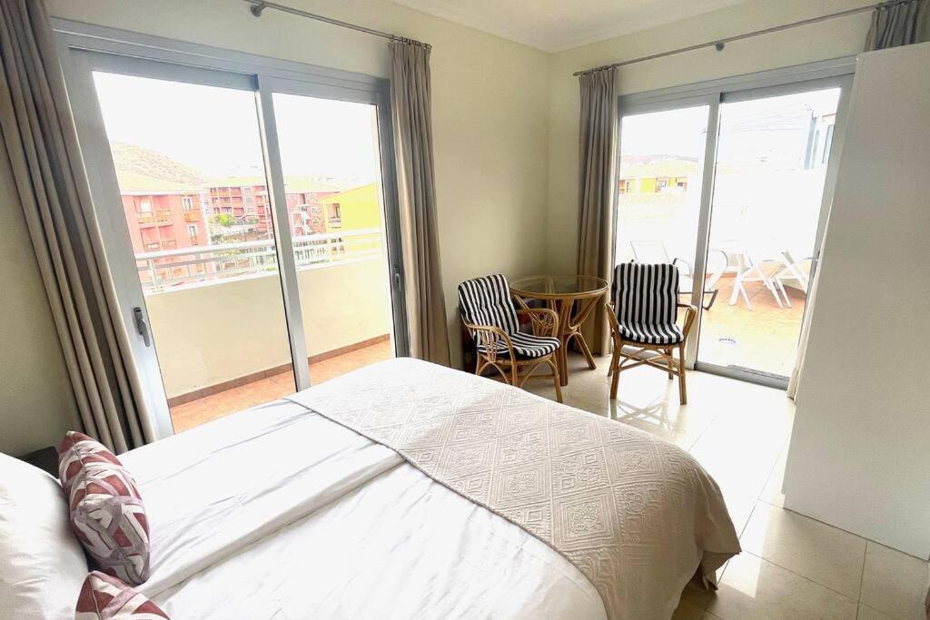 Luxurioese Duplex Ferienwohnung In Sehr Ruhiger Wohnanlage Mit Meerblick Palm-mar Buitenkant foto