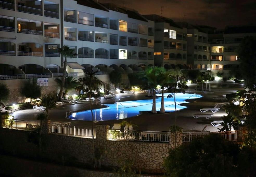 Luxurioese Duplex Ferienwohnung In Sehr Ruhiger Wohnanlage Mit Meerblick Palm-mar Buitenkant foto
